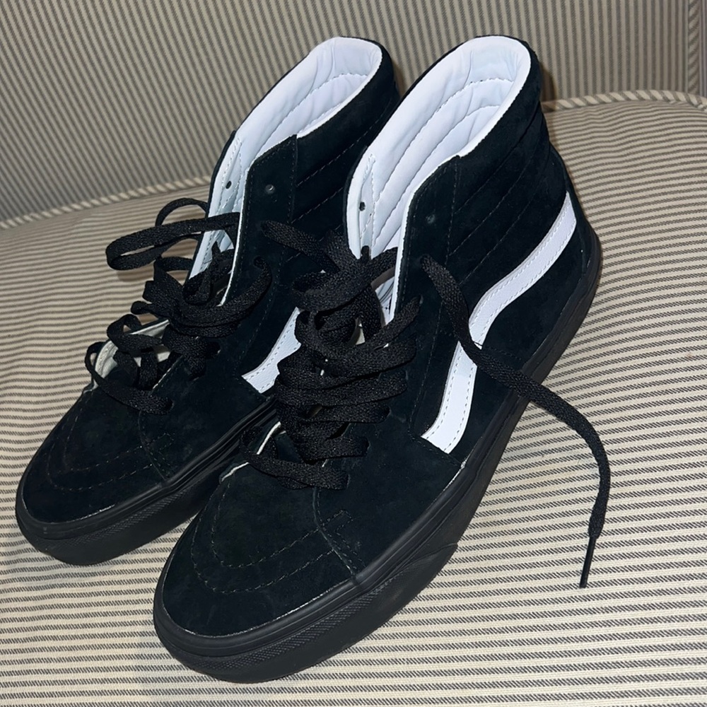 Black suede vans